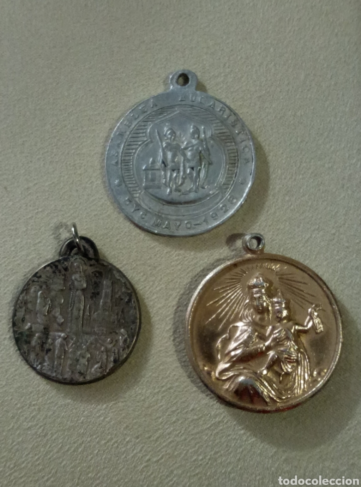 Antig&uuml;edades: Tres medallas - Foto 1