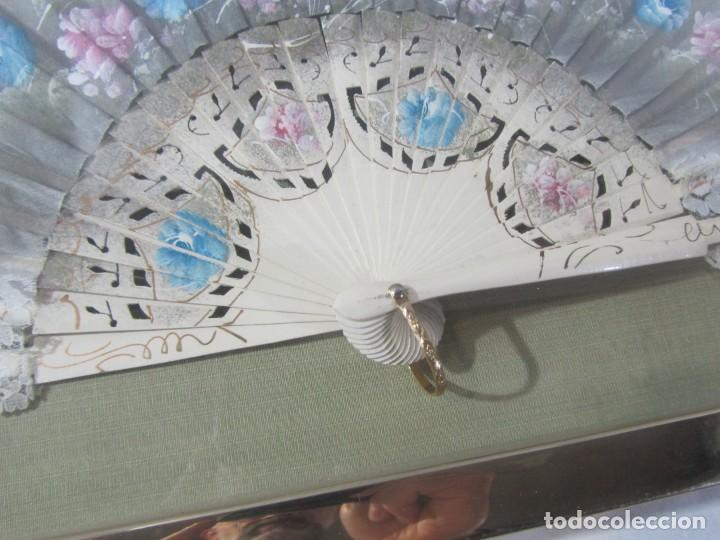 Antig&uuml;edades: Cuadro con abanico de madera pintado a mano - Foto 3