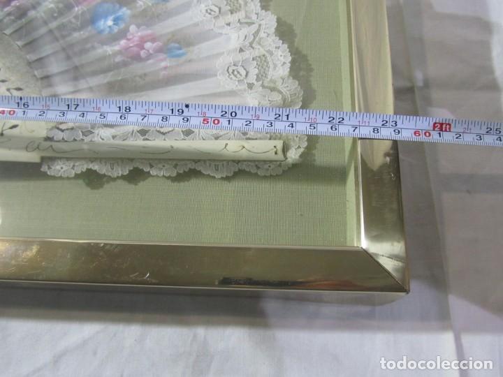 Antig&uuml;edades: Cuadro con abanico de madera pintado a mano - Foto 10