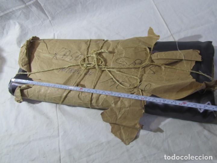 Antigüedades: Bobina o rollo de tela de raso gris sin uso, 24 metros (69 cm de ancho) - Foto 8 - 227721430