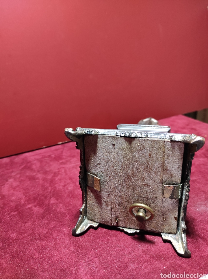 Antig&uuml;edades: Virgen con base musical en calamina antigua - Foto 6