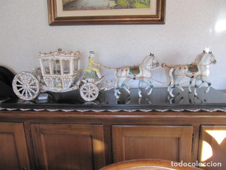 Antig&uuml;edades: PRECIOSA CARROZA DE PORCELANA - CARRUAJE Y CUATRO CABALLOS