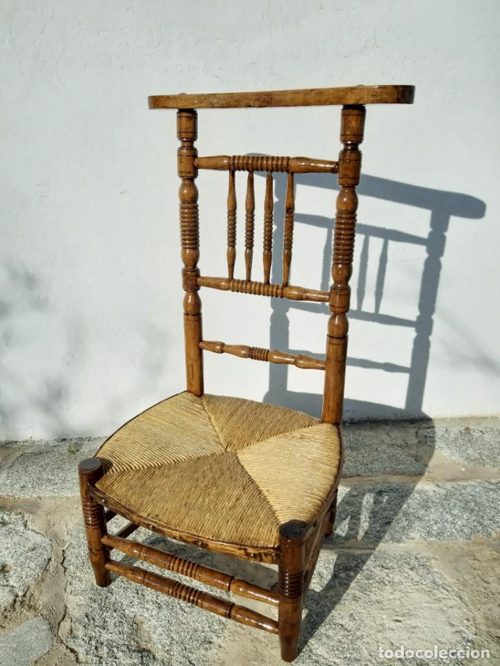 Antig&uuml;edades: Reclinatorio antig&uuml;o - Foto 1