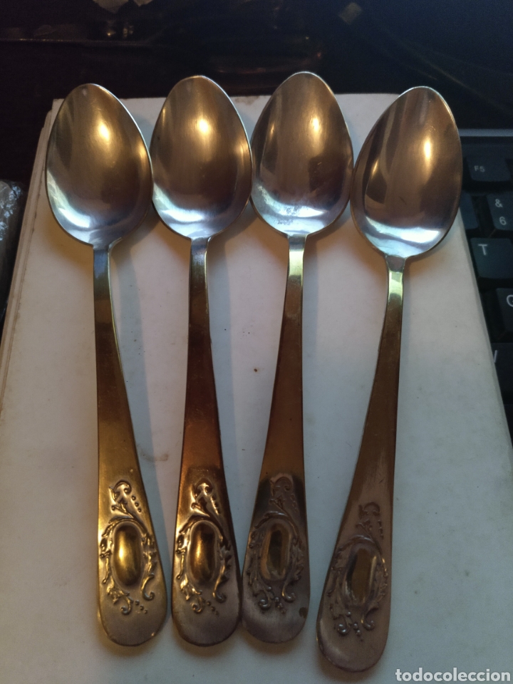 Antig&uuml;edades: 4 cucharas de postre sin marca - Foto 1