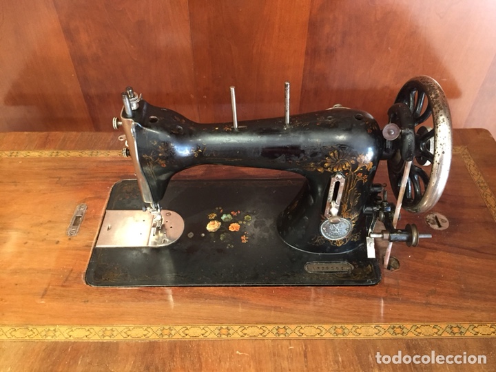 Antig&uuml;edades: MAQUINA DE COSER RESTAURADA - Foto 3