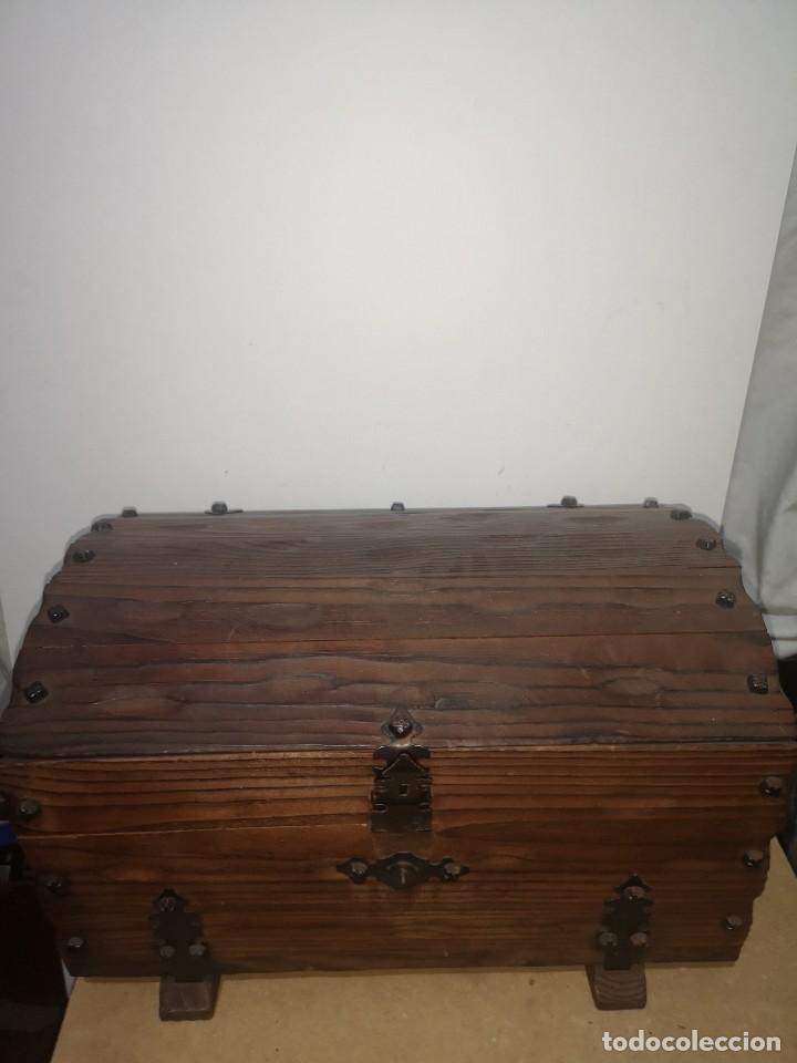 Antig&uuml;edades: Ba&uacute;l de pino - Foto 2