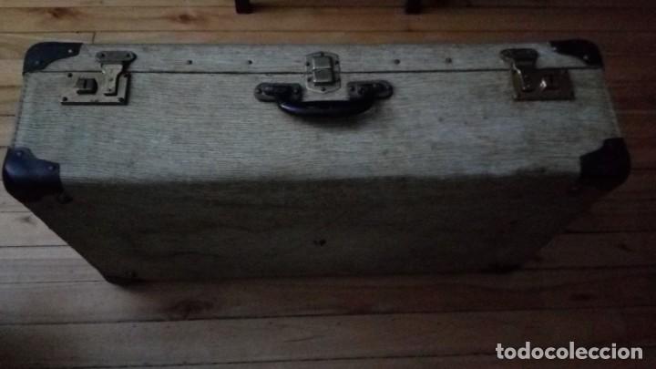 Antig&uuml;edades: Maleta antigua de cart&oacute;n - Foto 1