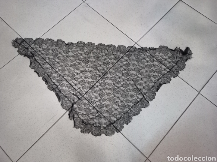 Antig&uuml;edades: Mantilla en pico - Foto 1