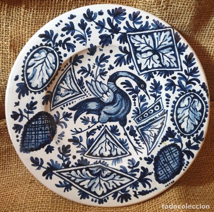 Antig&uuml;edades: Plato cer&aacute;mico con garza - Foto 1