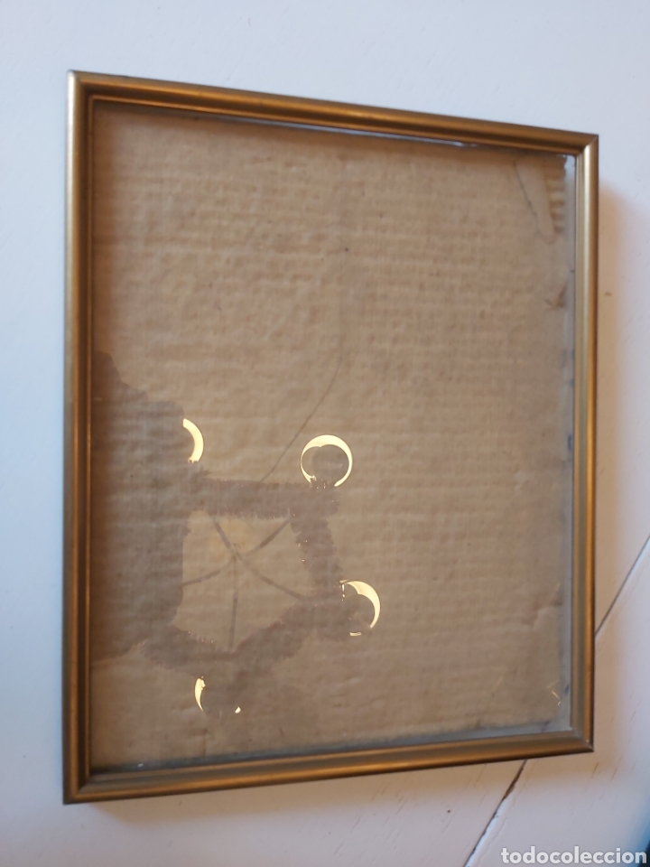 Antig&uuml;edades: Marco dorado antiguo con cristal. - Foto 1