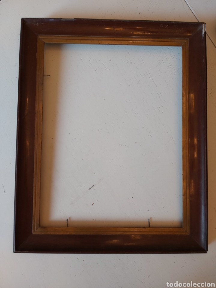 Antig&uuml;edades: Marco de madera antiguo con borde dorado. - Foto 1