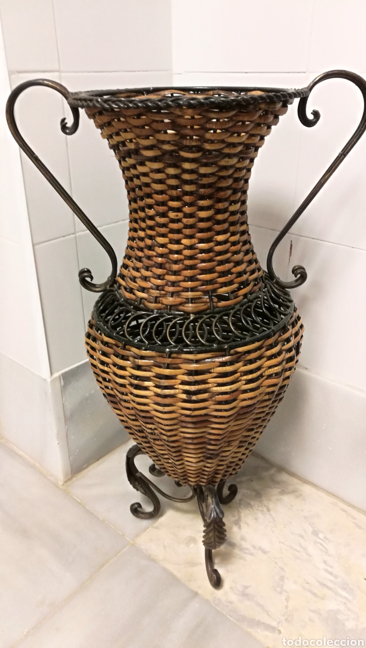 Antig&uuml;edades: BONITA ANFORA FORJA Y MIMBRE - Foto 1
