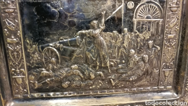 Antig&uuml;edades: ANTIGUA PLACAS REPUJADAS Y PLATEADAS - Foto 4