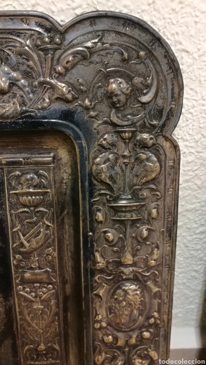 Antig&uuml;edades: ANTIGUA PLACAS REPUJADAS Y PLATEADAS - Foto 5
