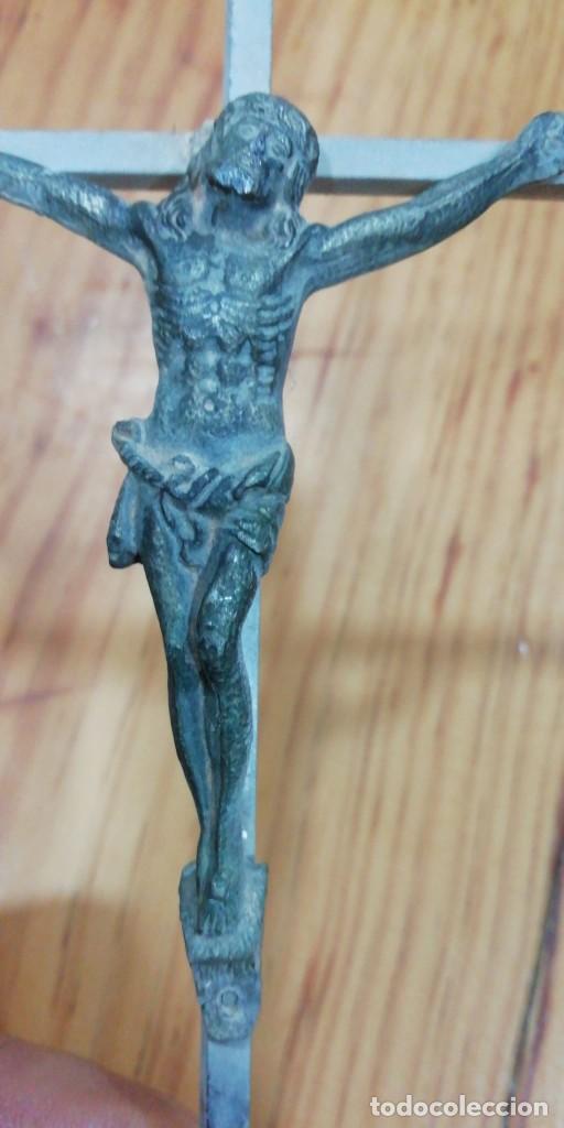 Antig&uuml;edades: cristo de metal - Foto 1