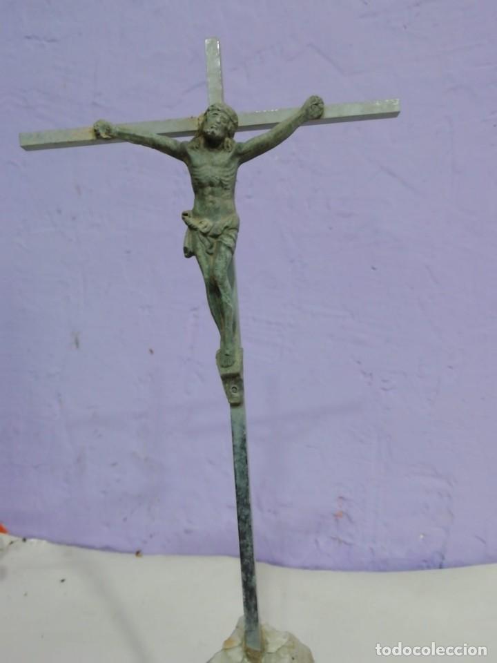 Antig&uuml;edades: cristo de metal - Foto 2