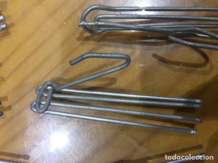 Antig&uuml;edades: Ganchos de cortinas - Foto 3