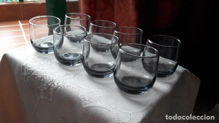 Antig&uuml;edades: 8 Vasos de licor ahumados - Foto 3