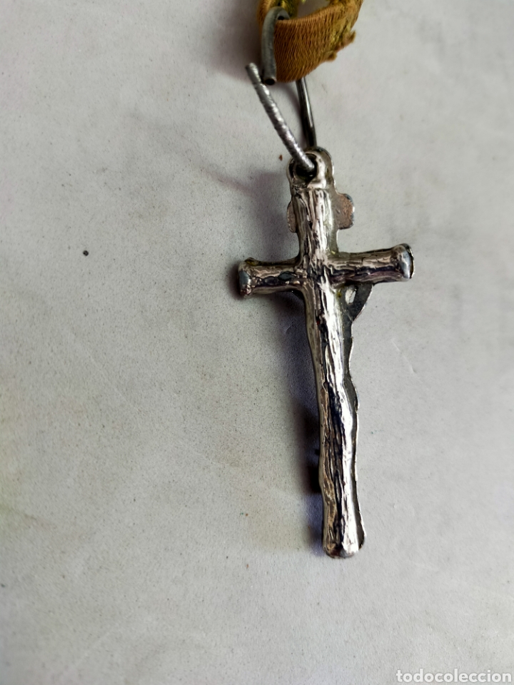 Antig&uuml;edades: CRUZ DE METAL CON CORDON DE TERCIOPELO. - Foto 6