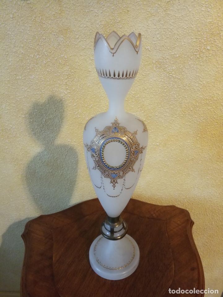 Antig&uuml;edades: Jarr&oacute;n de opalina de finales del sigo XIX - Foto 1