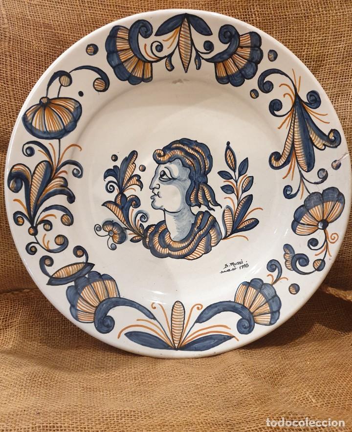 Antig&uuml;edades: Plato cer&aacute;mico pintado a mano. - Foto 1