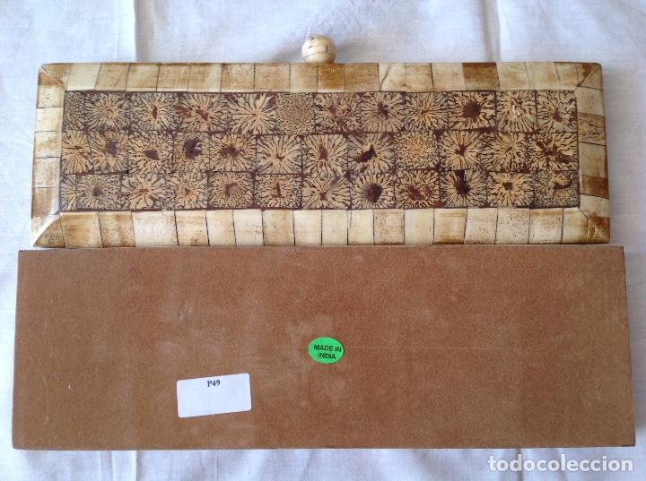 Antig&uuml;edades: Caja rectangular India de hueso grabado. - Foto 4