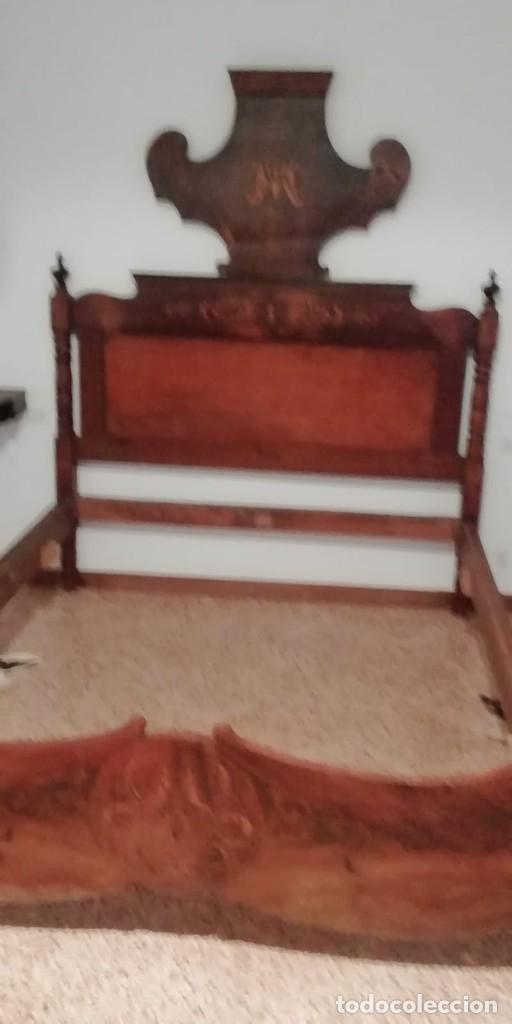 Antig&uuml;edades: CAMA ISABELINA . En BCN. - Foto 6