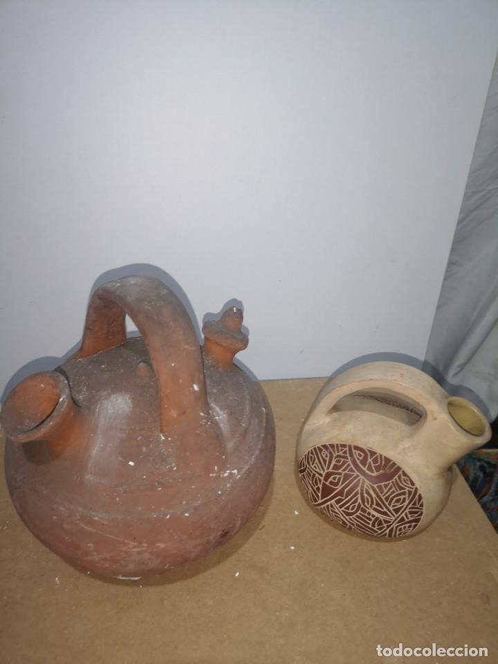 Antig&uuml;edades: 2 botijos de barro - Foto 1