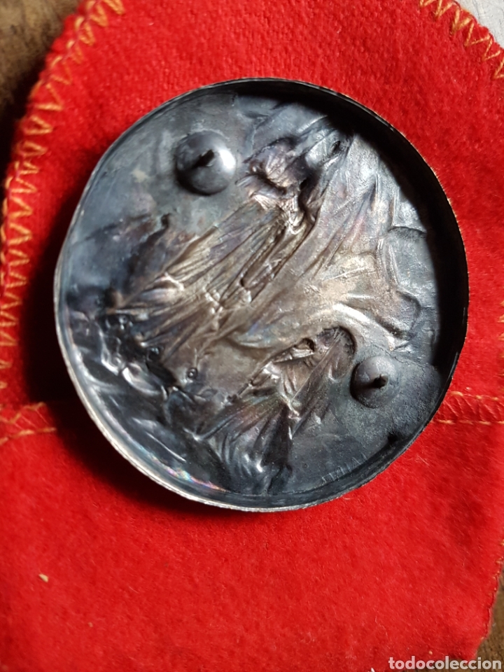 Antig&uuml;edades: Placa plateada de Lourdes para clavar en puerta - Foto 2