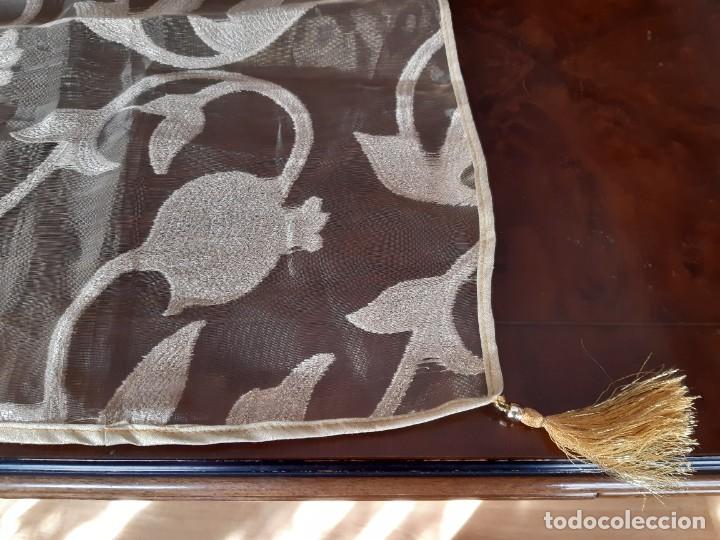 Antig&uuml;edades: TAPETE DORADO SIN ESTRENAR. - Foto 2