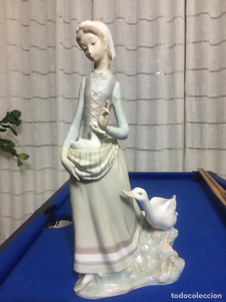 Antig&uuml;edades: Mujer acompa&ntilde;ada de cisne Lladr&oacute; - Foto 2