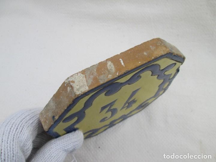 Antig&uuml;edades: Azulejo tipo sevillano - Foto 5