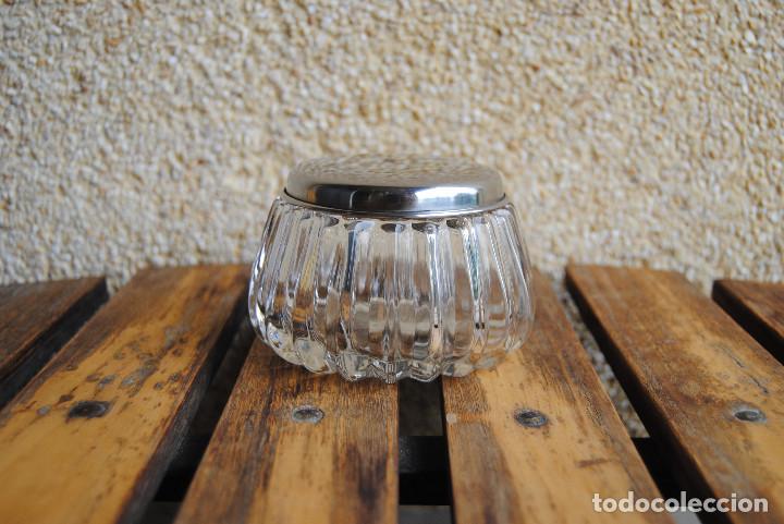 Antiquit&auml;ten: JOYERO DE TOCADOR DE CRISTAL CON TAPA DE ALPACA