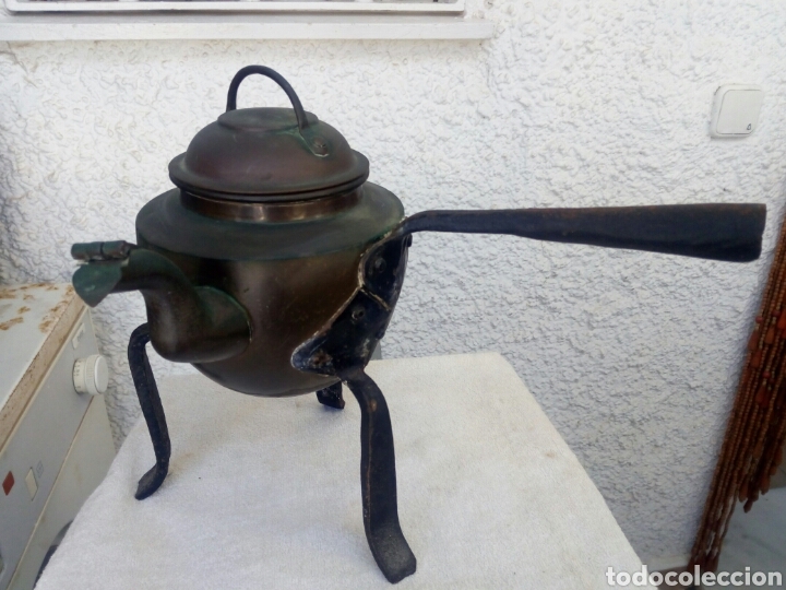 Antig&uuml;edades: Cafetera antiguo de cobre - Foto 1