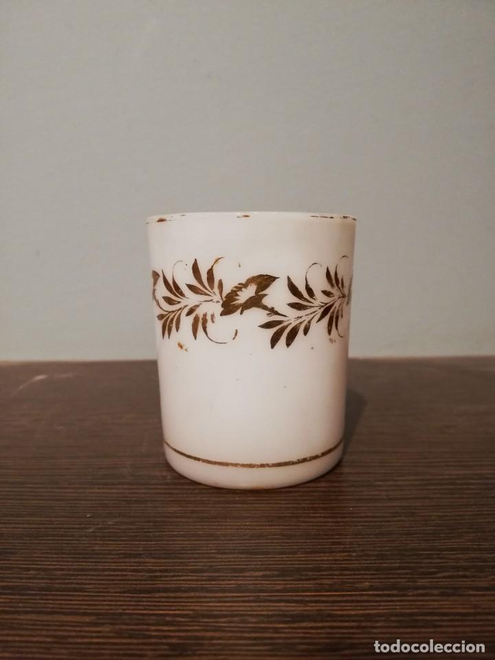 Antig&uuml;edades: VASO DE OPALINA DE LA GRANJA S. XIX - Foto 2