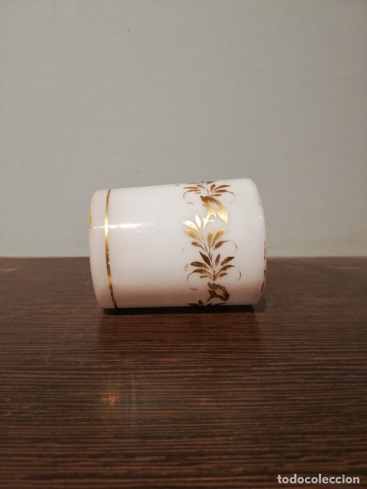 Antig&uuml;edades: VASO DE OPALINA DE LA GRANJA S. XIX - Foto 4