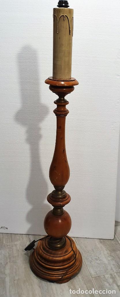 Antig&uuml;edades: - LAMPARA DE PIE EN MADERA - Foto 1