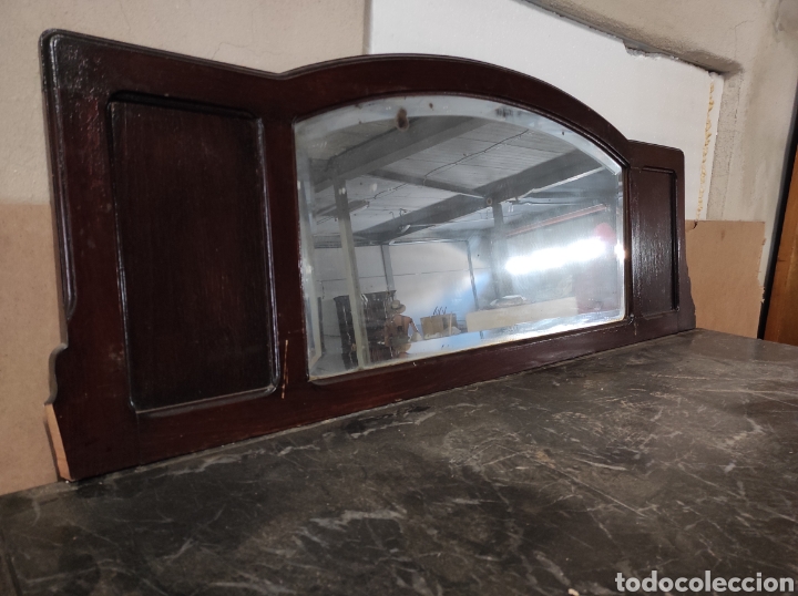 Antig&uuml;edades: Antigua c&oacute;moda con espejo a juego. - Foto 5
