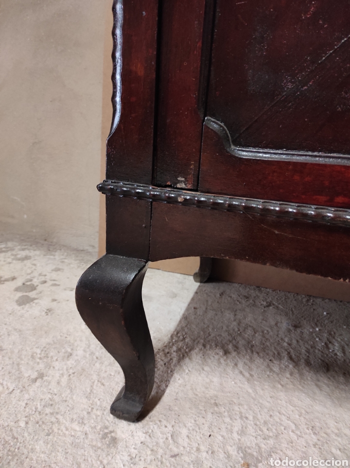 Antig&uuml;edades: Antigua c&oacute;moda con espejo a juego. - Foto 14