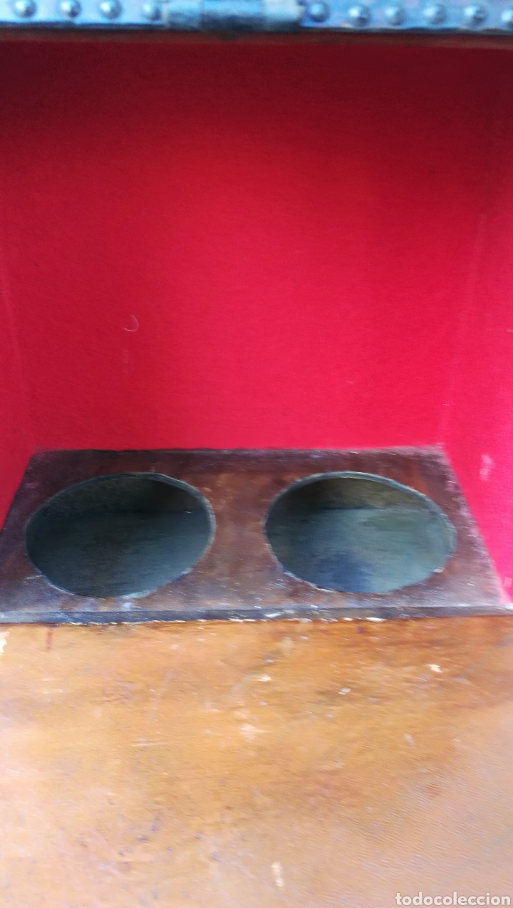 Antig&uuml;edades: PRECIOSO BOTELLERO MADERA Y CUERO TIPO COFRE - Foto 9