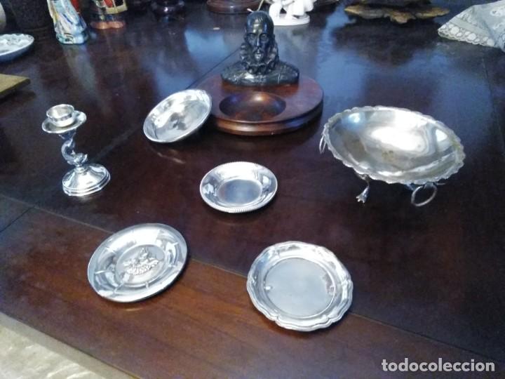 Antig&uuml;edades: Cinco ceniceros y candelabro de plata - Foto 1