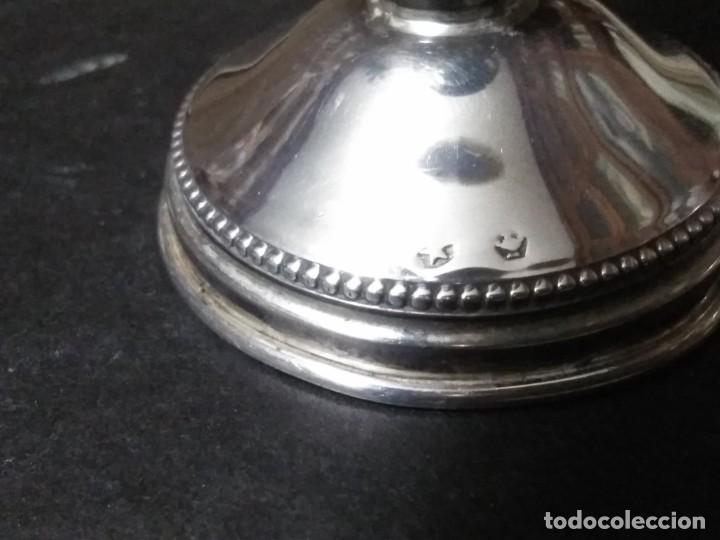Antig&uuml;edades: Cinco ceniceros y candelabro de plata - Foto 17