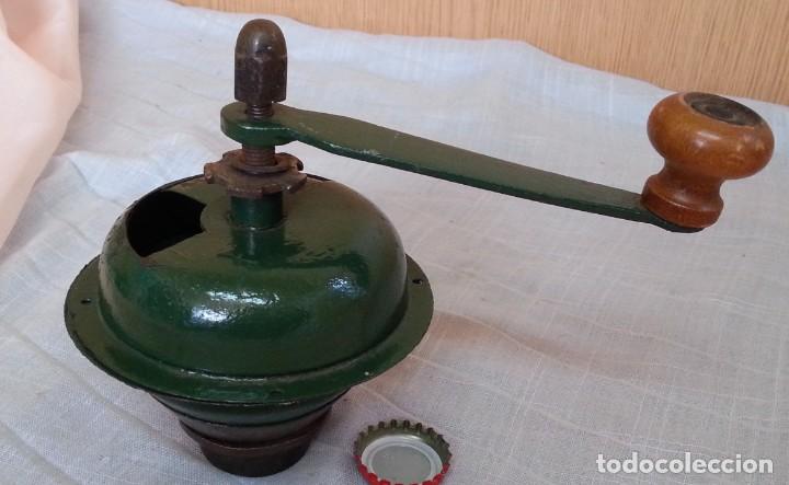 Tapa de Molinillo antiguo de caf&eacute; para reutilizar.