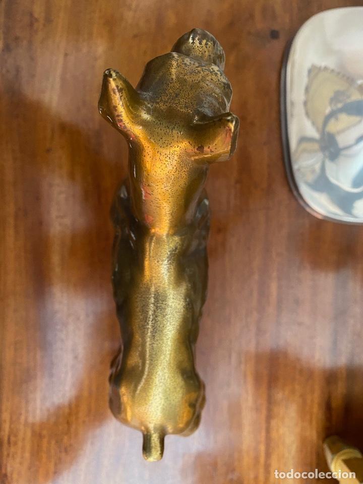 Antig&uuml;edades: Figura de perro de calamina - Foto 3