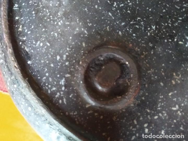 Antig&uuml;edades: Antigua olla de hierro fundido. - Foto 10