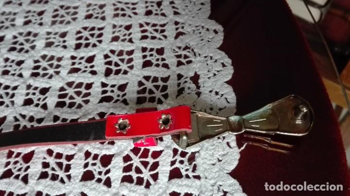 Antig&uuml;edades: Cintur&oacute;n con hebilla lazo de metal - Foto 5