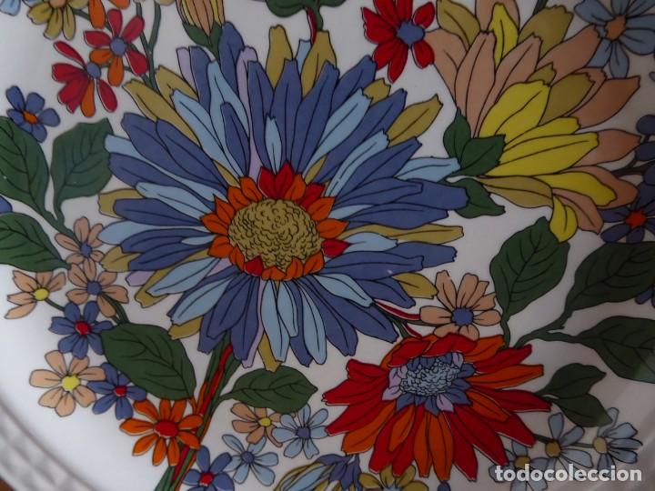 Antig&uuml;edades: PLATO CON FLORES - Foto 2