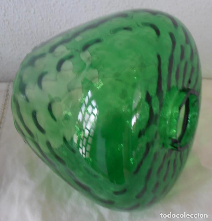 Antig&uuml;edades: TULIPA DE VIDRIO COLOR VERDE - Foto 5