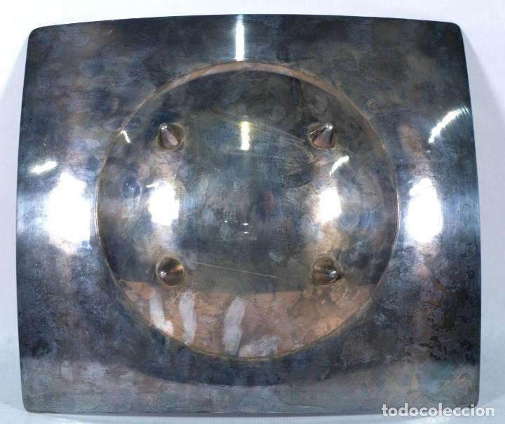 Antig&uuml;edades: Centro de mesa de dise&ntilde;o en metal - Foto 3