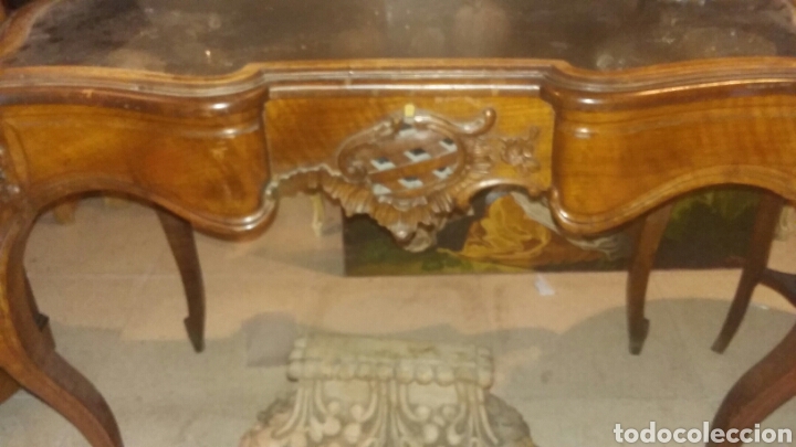 Antig&uuml;edades: Mesa expositor en caoba ppss del 20 - Foto 2